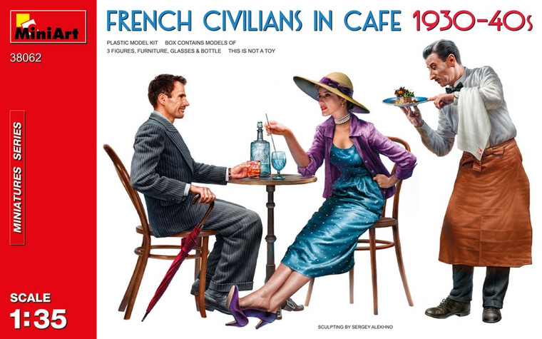 Mini Art Models - French Civilians in Cafe w/waiter 1:35 - 38062