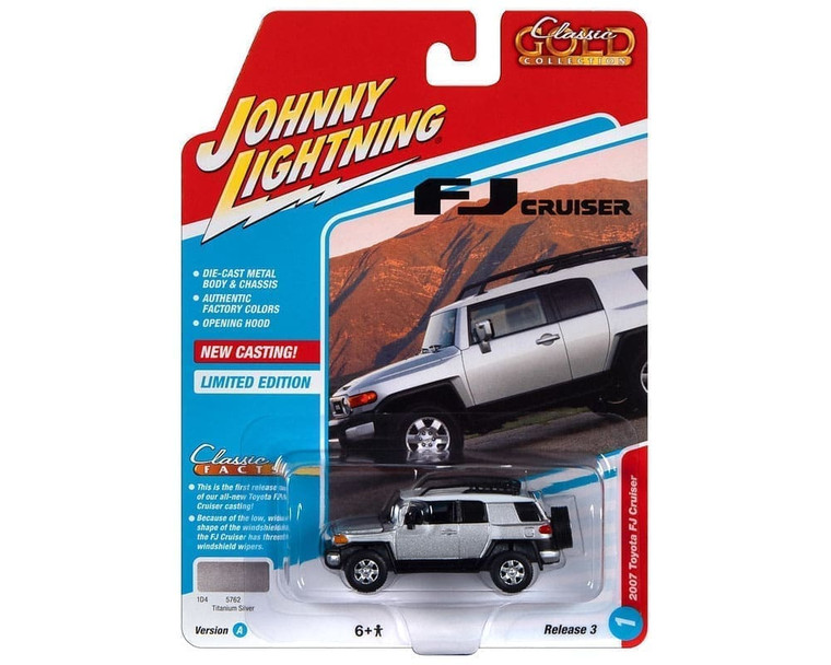 Johnny Lightning 1:64 Classic Gold 2022 Release 3 Version A 2007 Toyota Fj Cruiser Silver- Diecast