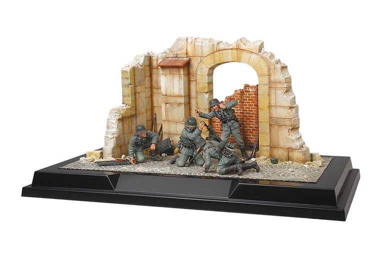 Tamiya Paint - Hobby Kits - Scene Set #1 German Mortar Team 1:35 - 89739