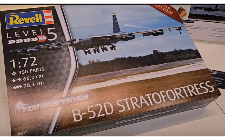 Revell Monogram Germany - NB-52 & X-15 Platinum Ltd Ed 1:72 - 3793