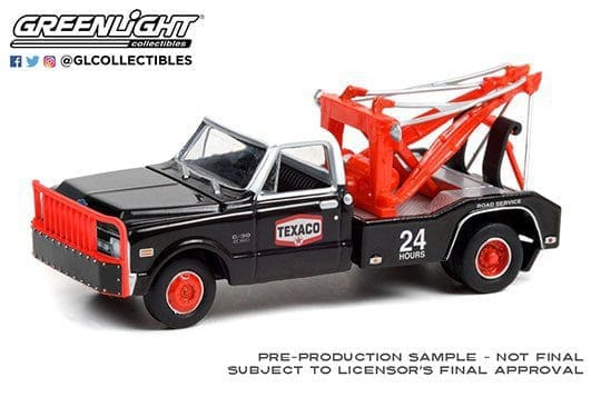 Greenlight 1:64 Dually Drivers Series 7 - 1970 Chevrolet C-30 Dually Wrecker - Texaco 24 Hour Road Service Solid Pack - Diecast