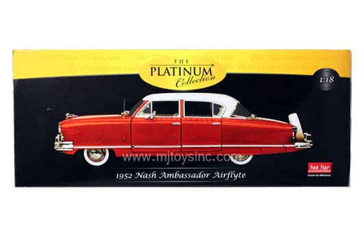 Sunstar 1:18 Platinum 1952 Nash Ambassador Airflyte - Diecast