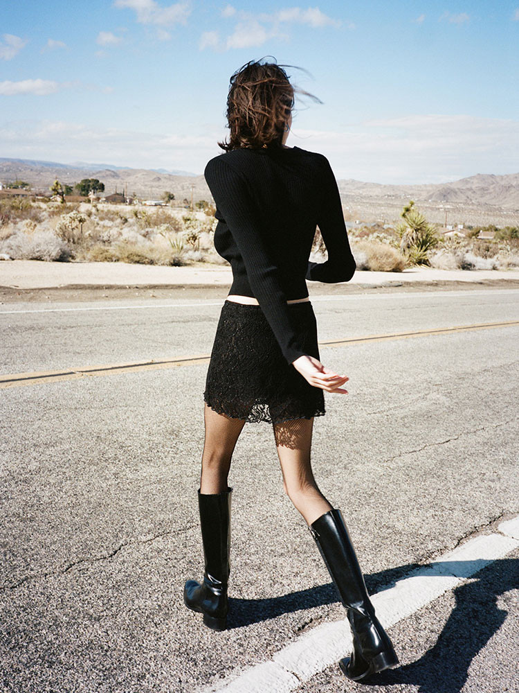 The Lola Noir | Stretch Lace Black Mini Skirt | Réalisation Par
