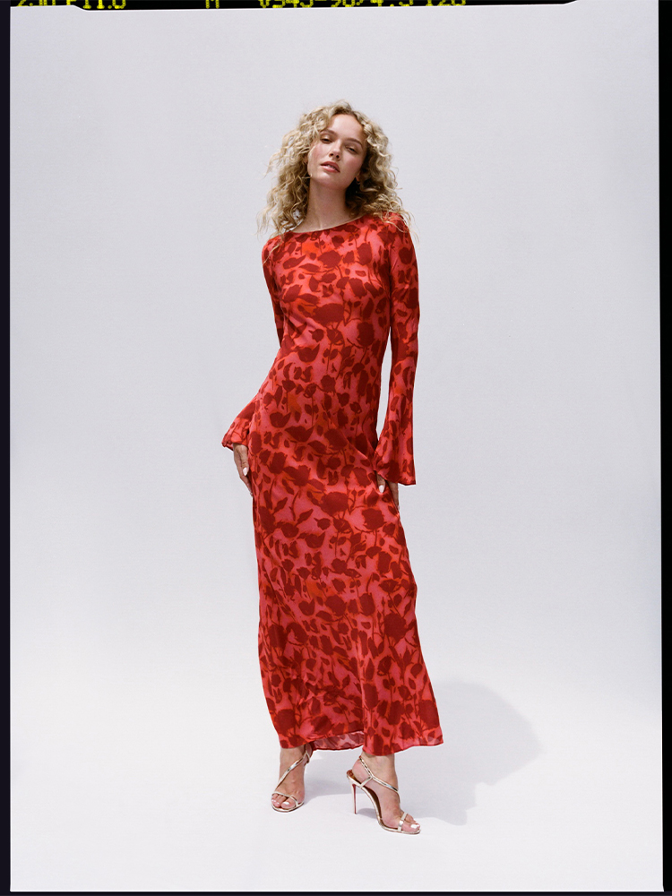 The Gia Havana | Long Sleeve Red Floral Silk Maxi Dress | Réalisation Par