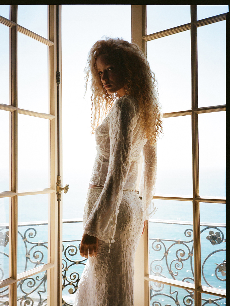 The Anaïs - Camellia Devoré