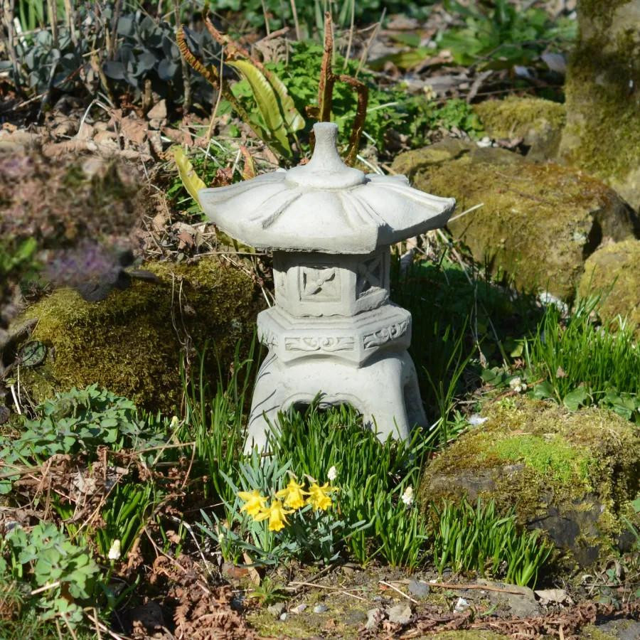 Tranquil Japanese Style Pagoda Statue Zen Garden Ornament