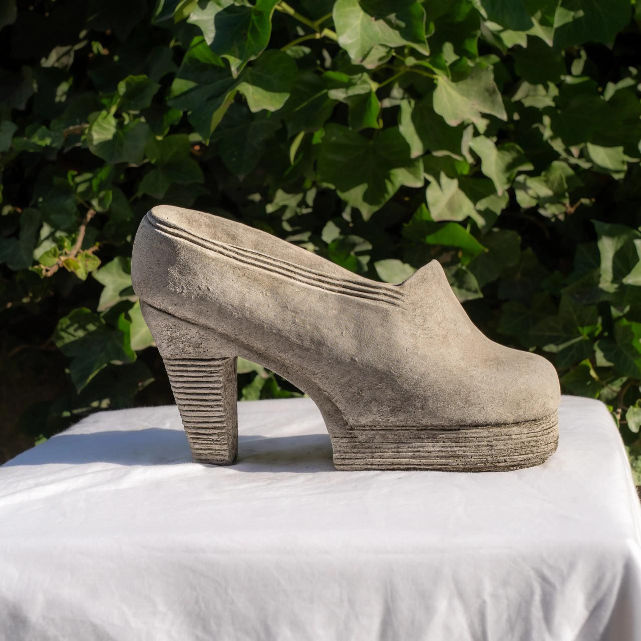 Stone Cast Stiletto Design Pot