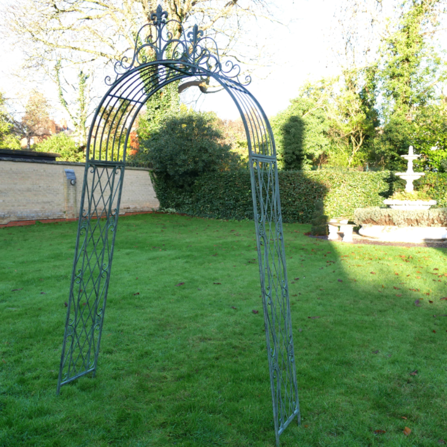 Beautiful Metal Annie Arch