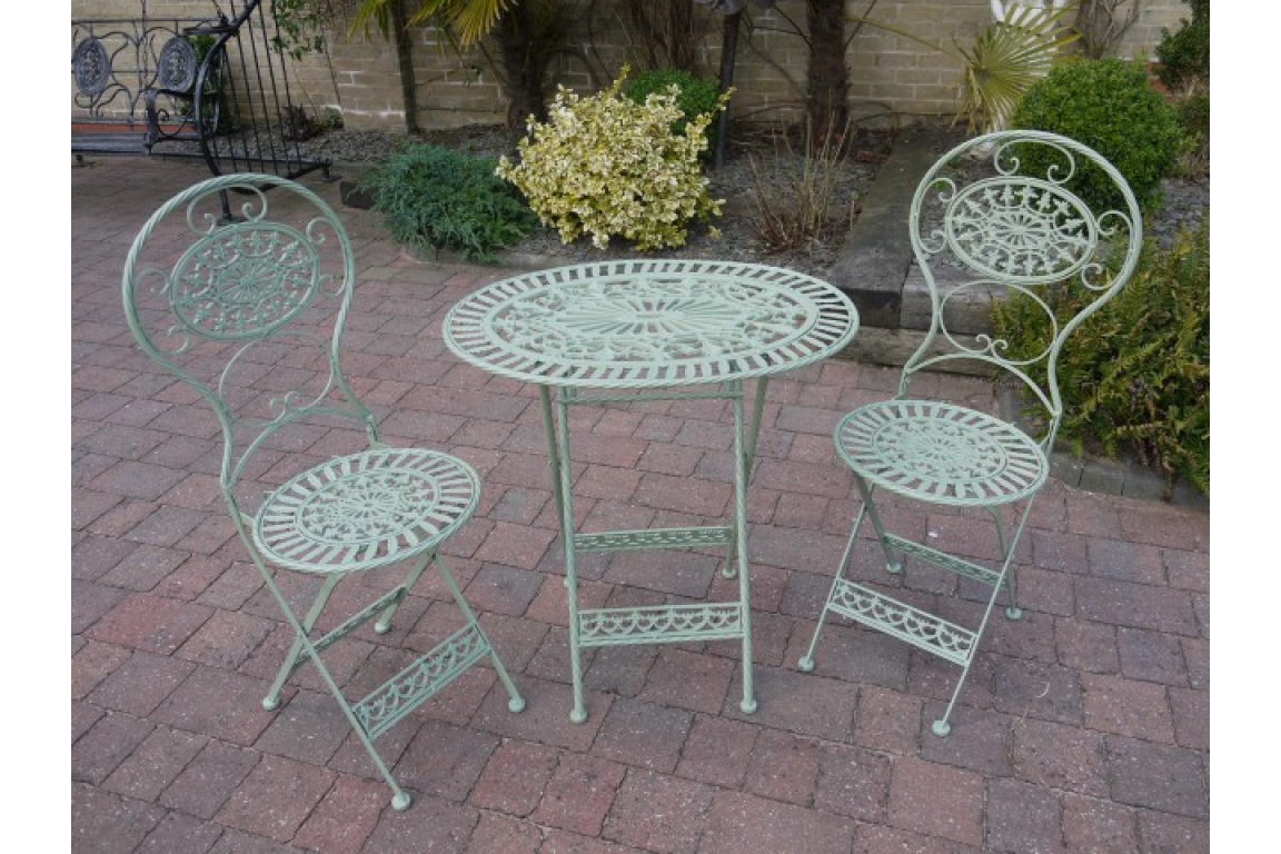 Vintage‑Style Green Bistro Set – Elegant Outdoor Seating for Patio or Garden