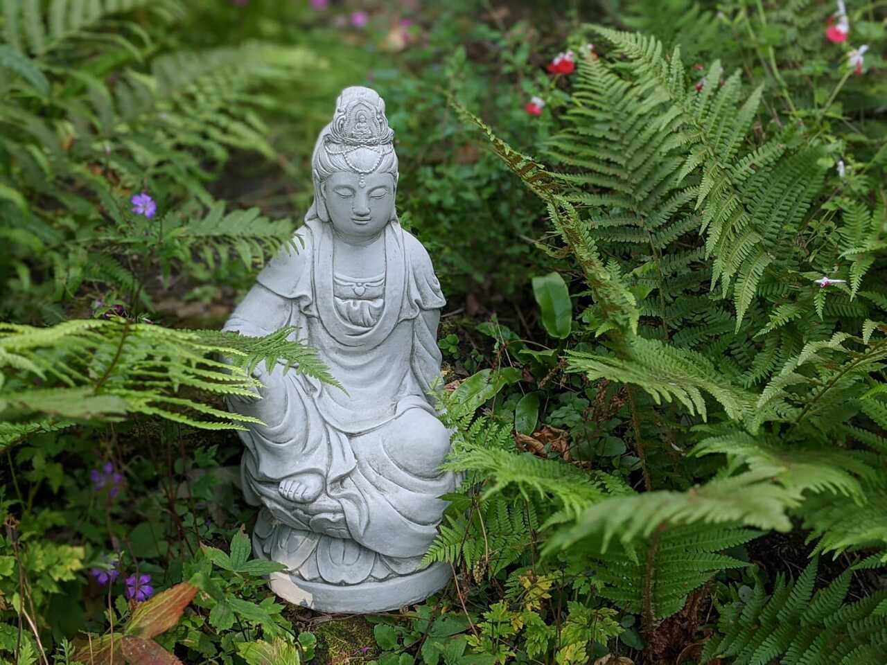 Traditional Kwan Yin Statue | Chinese buddha statue | Oriental Garden ...