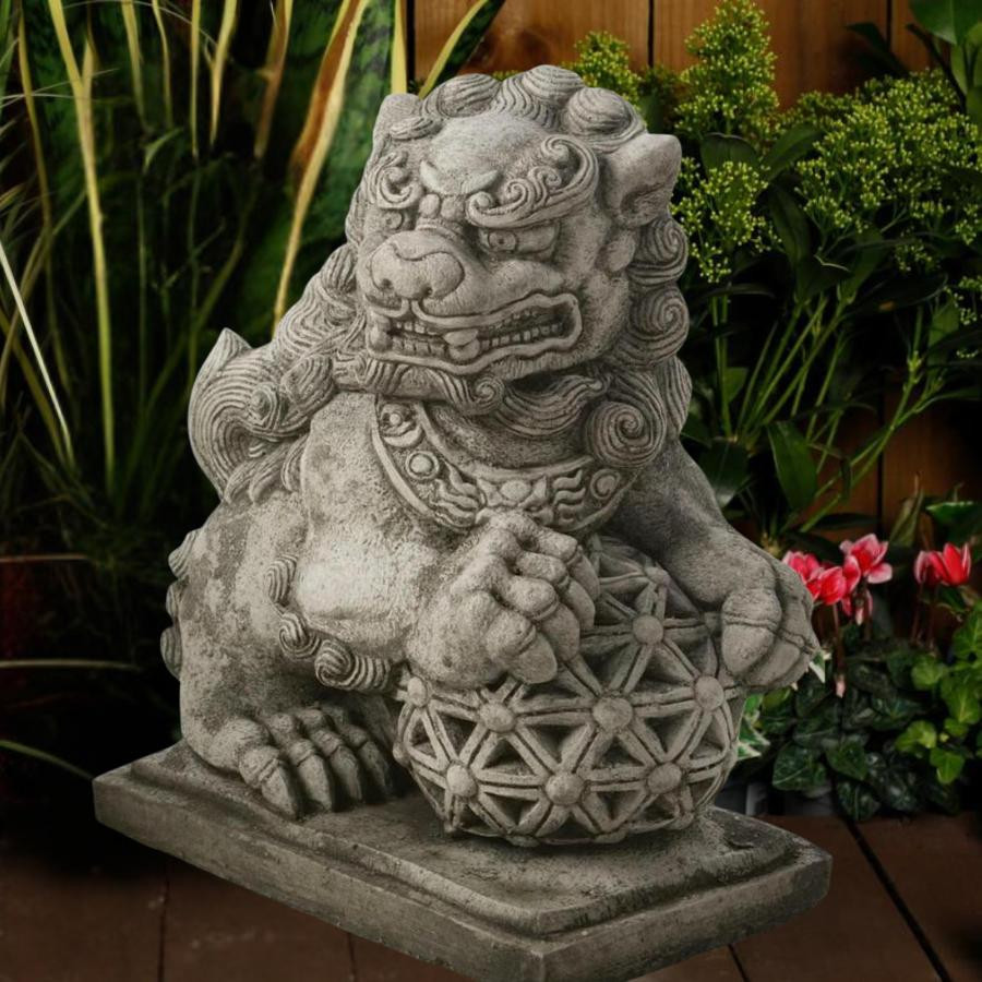 Stunning Pair of Large Foo Dogs statues 