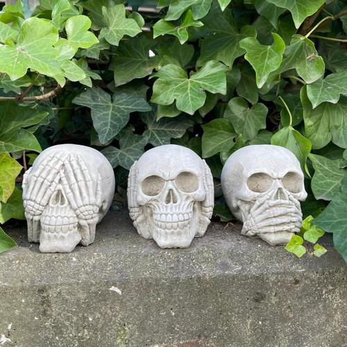 Set of Three Skulls Stone cast Garden Ornament Home Decoration Set of Three Skulls Stone cast Garden Ornament Home Decoration