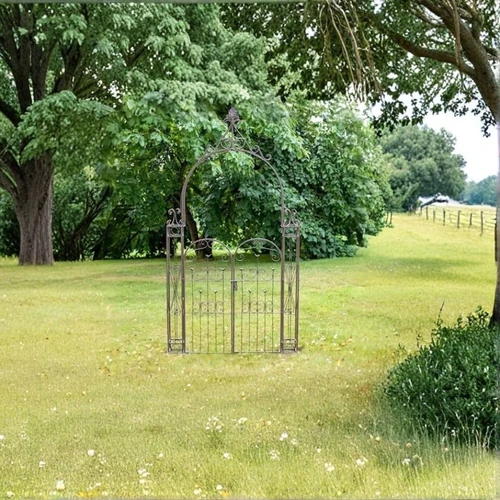 Woodland Gates with Arch – Rusty Finish