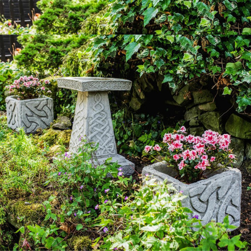 Celtic style Bird Bath and Planters – Set Celtic style Bird Bath and Planters – Set