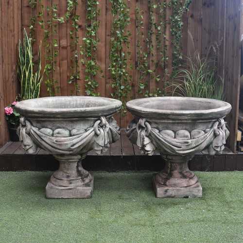 Pair Of Large Antique Stone Draped Georgian Style Vase Planter Urns
745.1 Pair Of Large Antique Stone Draped Georgian Style Vase Planter Urns
745.1