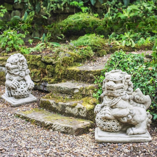 Stunning Pair of Large Foo Dogs statues 