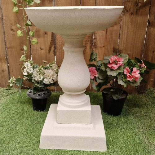 Short Minimalistic Sandstone Birdbath Short Minimalistic Sandstone Birdbath