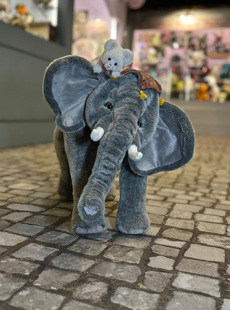 Meet Piccadilly & Circus