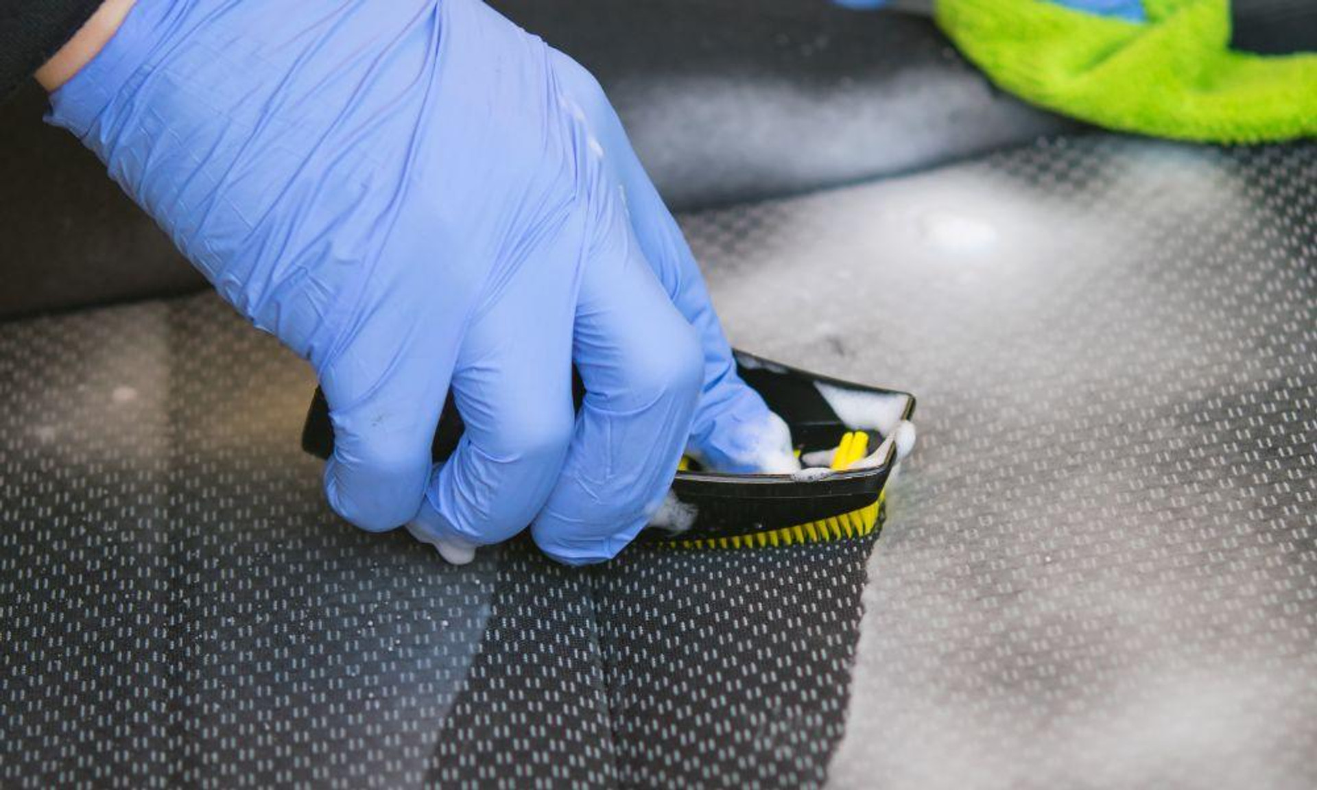 A Quick Guide to Cleaning Leather Truck Seats GraMag