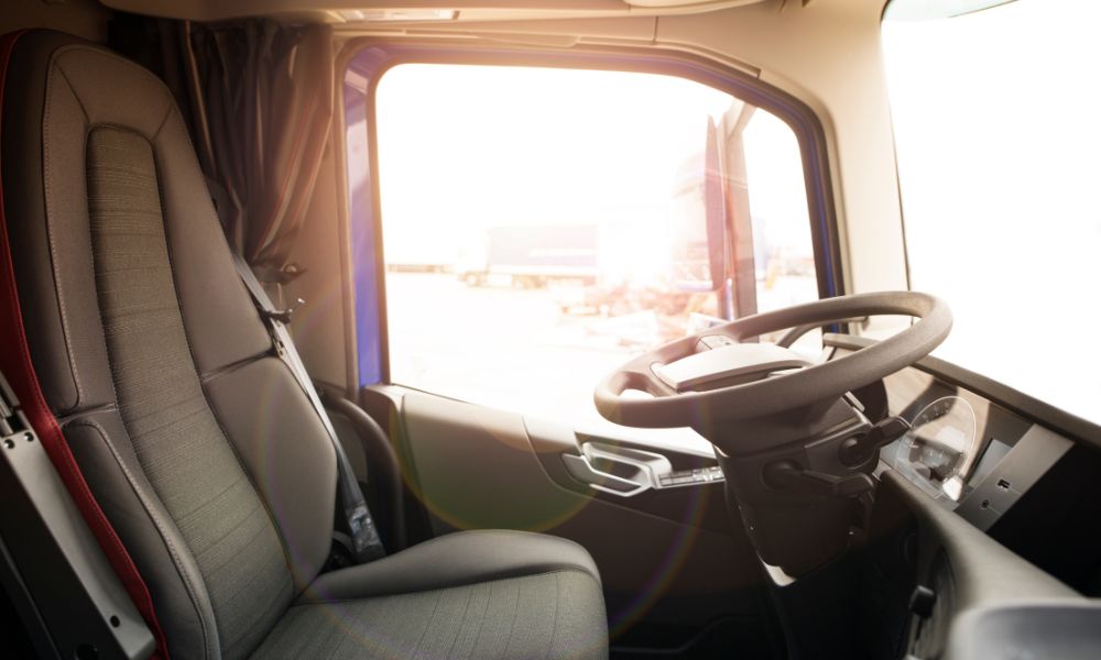 Driver's seat choices dampen vibrations and save your back - Truck News