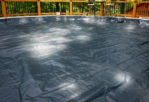 GLI 24' Round Above Ground Estate Pool Cover w/ 4' Overlap (45-0024RD-EST-4-BX)