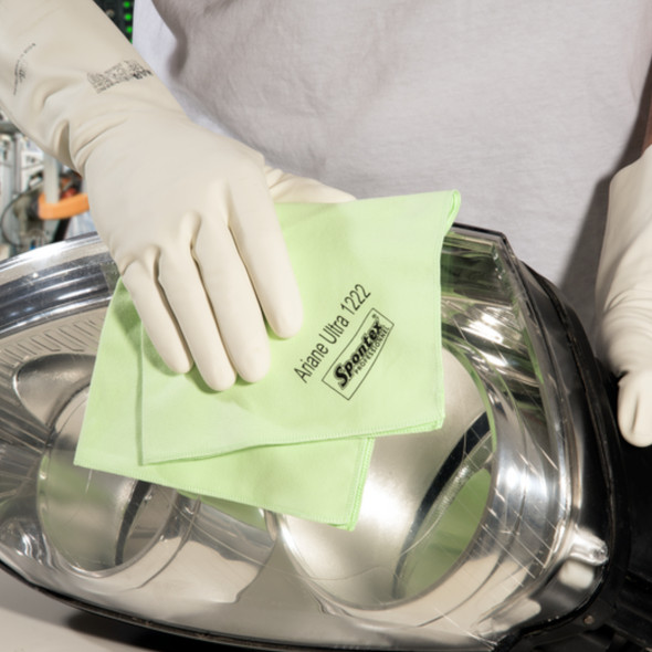 Ariane Ultra 1222 Microfibre Cloth Being Used to Polish a Set of Vehicle Headlights