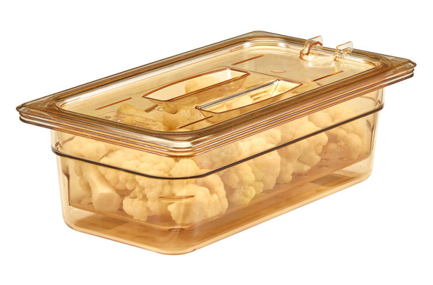 30HPCHN150 - Notched cover with handle on amber 100mm deep gastronorm pan that contains a colander pan holding cauliflower