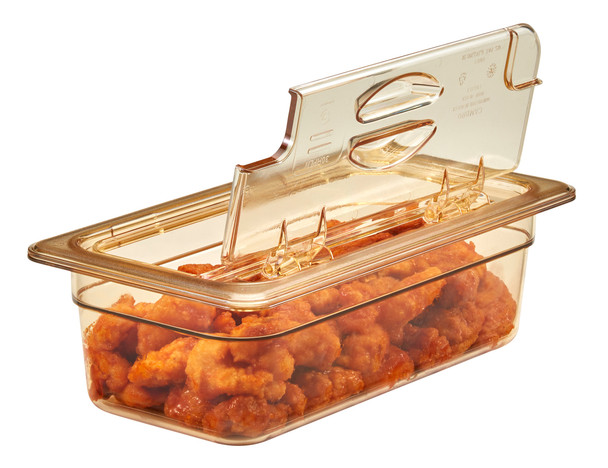 30HPLN150 - FlipLid with open window on amber coloured 100mm deep gastronorm pan containing fried chicken