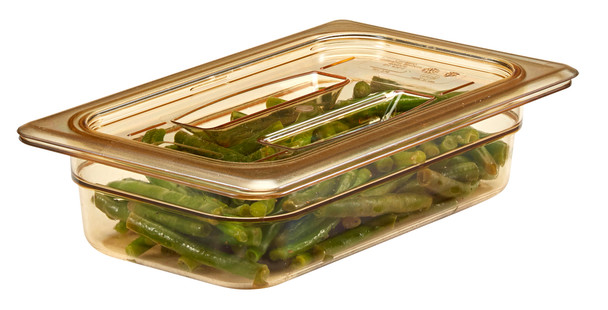 40HPCH150 - Cover with handle on 65mm deep gastronorm pan that is amber in colour and contains green beans