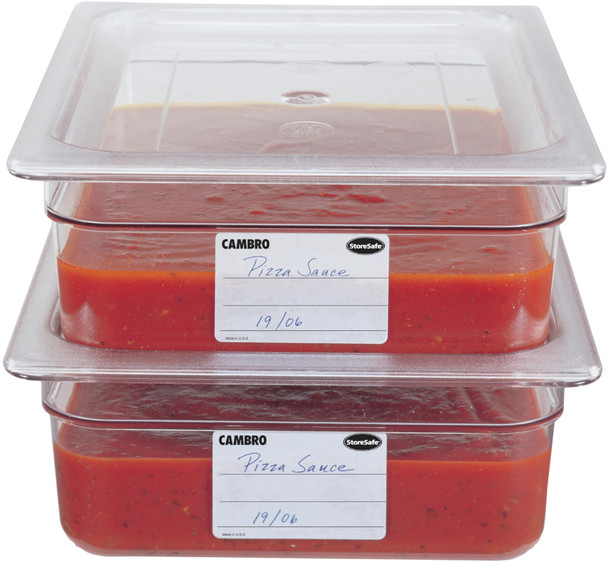 20CWC135 - Two pans containing pasta sauce and sealed with polycarbonate flat covers stacked one on top of the other demonstrating stacking potential