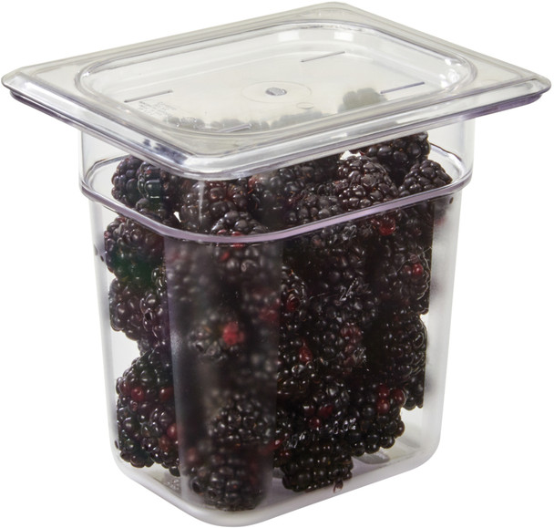 80CWC135 - Polycarbonate flat cover on a 150mm deep transparent gastronorm pan containing blackberries