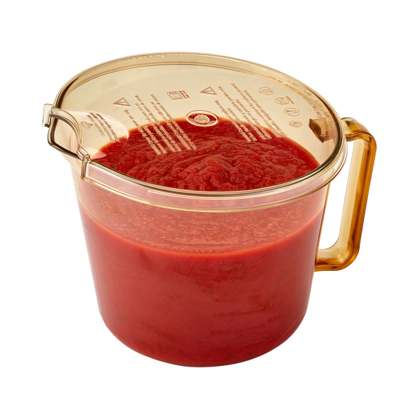Cambro High Heat Splatter-Proof Cover Fitted to 1.9 Ltr High Heath Measuring Jug Filled with Passata