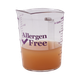 1 litre Cambro Allergen-Safe Measuring Jug partially filled with gravy