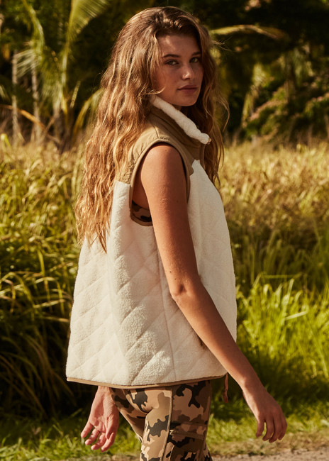 Chalet Oslo puffer vest in white - The Upside