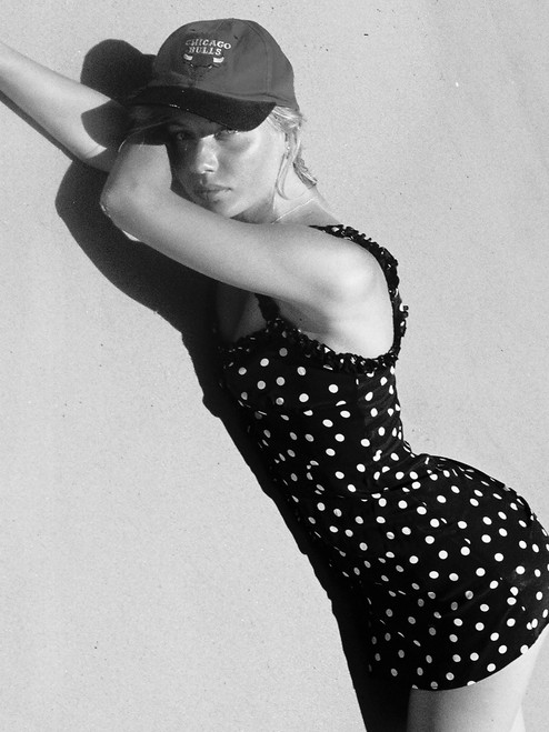 The Julia - Black and White Spot