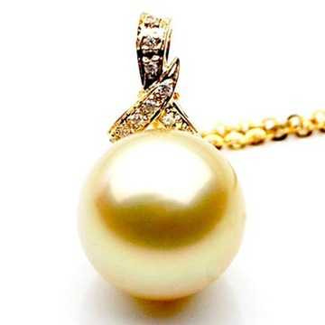 GP010 (AAA 11mm Australian Golden South Sea Pearl Pendant and diamonds) Pearl Pendants Pacific Pearls