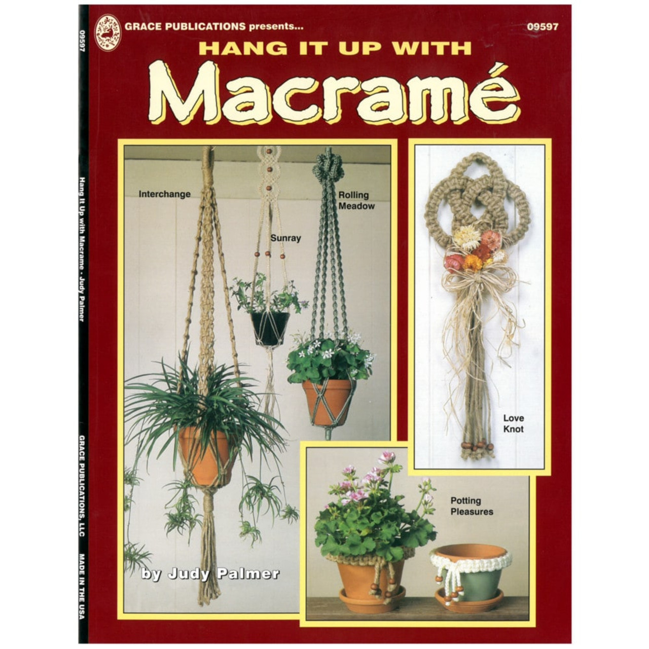 Encyclopedia of Macramé [3 Books in 1]: Knotting Ideas, Illustrated Macramé  Projects on a Budget to Revolutionize Every Room in Your Home! (The Art of  Macrame): unknown author: 9781801840392: : Books