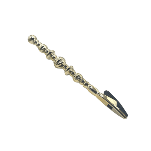 Introducing the Bracelet Helper, the ideal companion for self-styling enthusiasts who find fastening bracelets to be a tricky task.