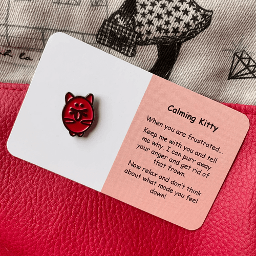 Each Little Joys Pin - Calming Kitty has been lovingly designed by a young artist from NZ. Her mission is to bring hope to those navigating the challenges of mental health.