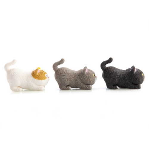 Meet the ultimate stretchy and moldable companion - the Stretch Cat Pullie Pal! This kitty is filled with textured sand that can be molded into any shape you desire.