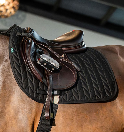 Amigo® Close Contact Saddle Pad