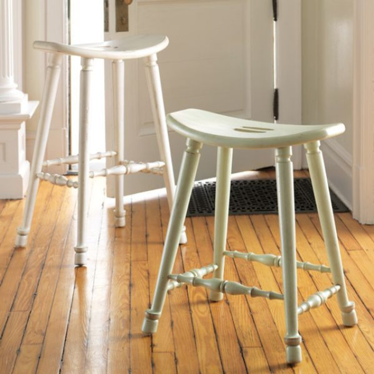 Coastal cottage 2025 counter stools