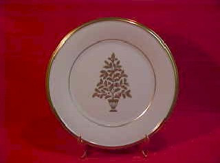 Eternal Christmas Round Salad Plate