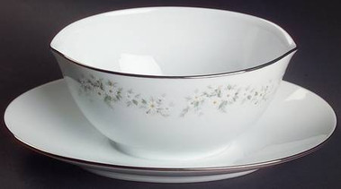 Annabelle Gravy Boat and Stand