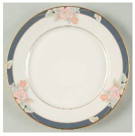 Mae Bloom Round Salad Plate