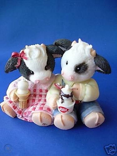 Dairy Queen Couple Sharing Cone  Marys Moo Moos Dairy Queen Couple Sharing Cone  Marys Moo Moos