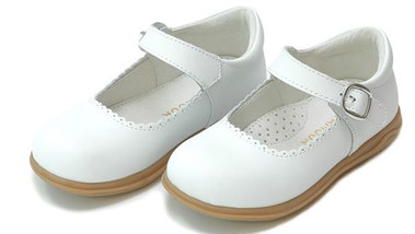 Chloe White Scalloped Size 12 LAmour Shoes