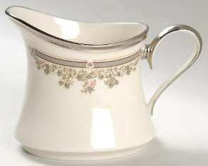 Lace Point Creamer