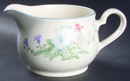 Abbotswood Gravy Boat and Stand - Noritake