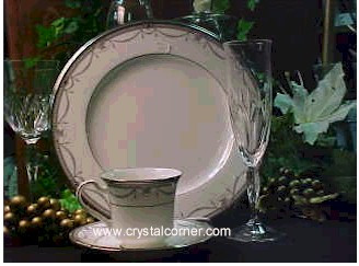 Chamberlain Dinner Plate